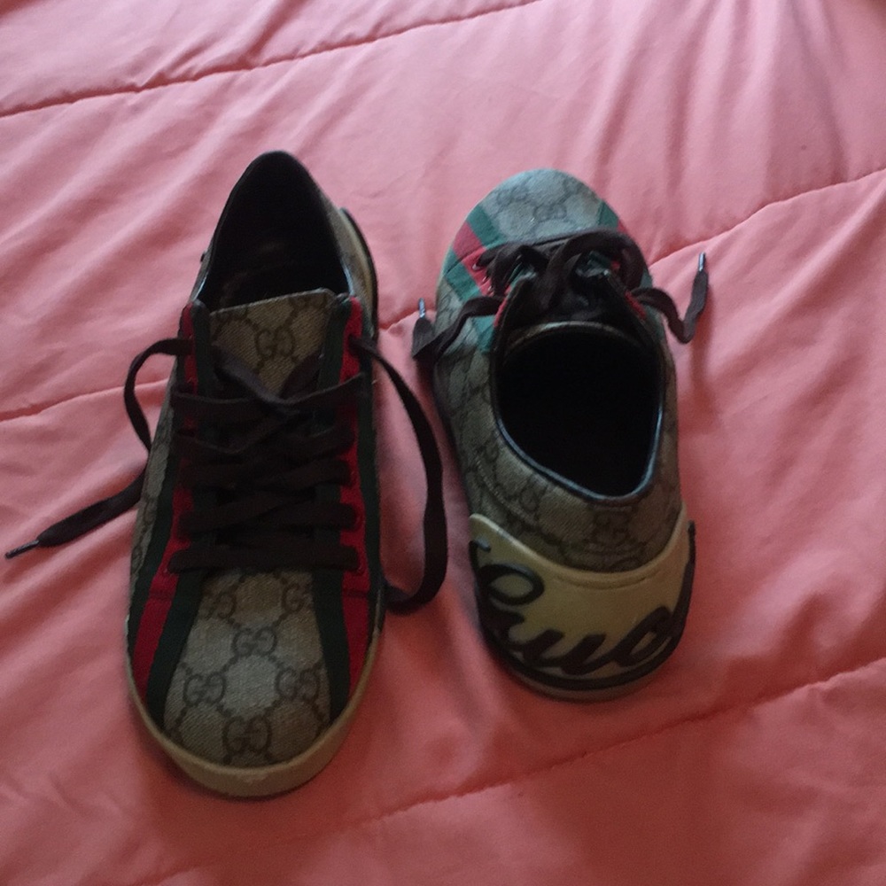 Authentic Gucci Monogram Low Sneakers